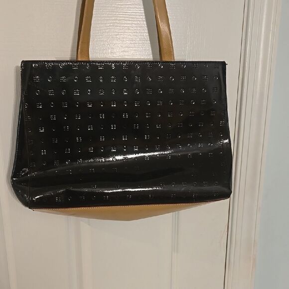 Elegant Black and Tan Tote Bag - Picture 3 of 7